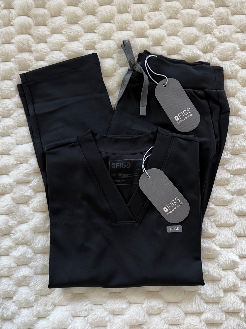 NWT - FIGS FORMx Black Scrubs Set - Tena Pants & Mira Top - Sizes S/SR, M/MR